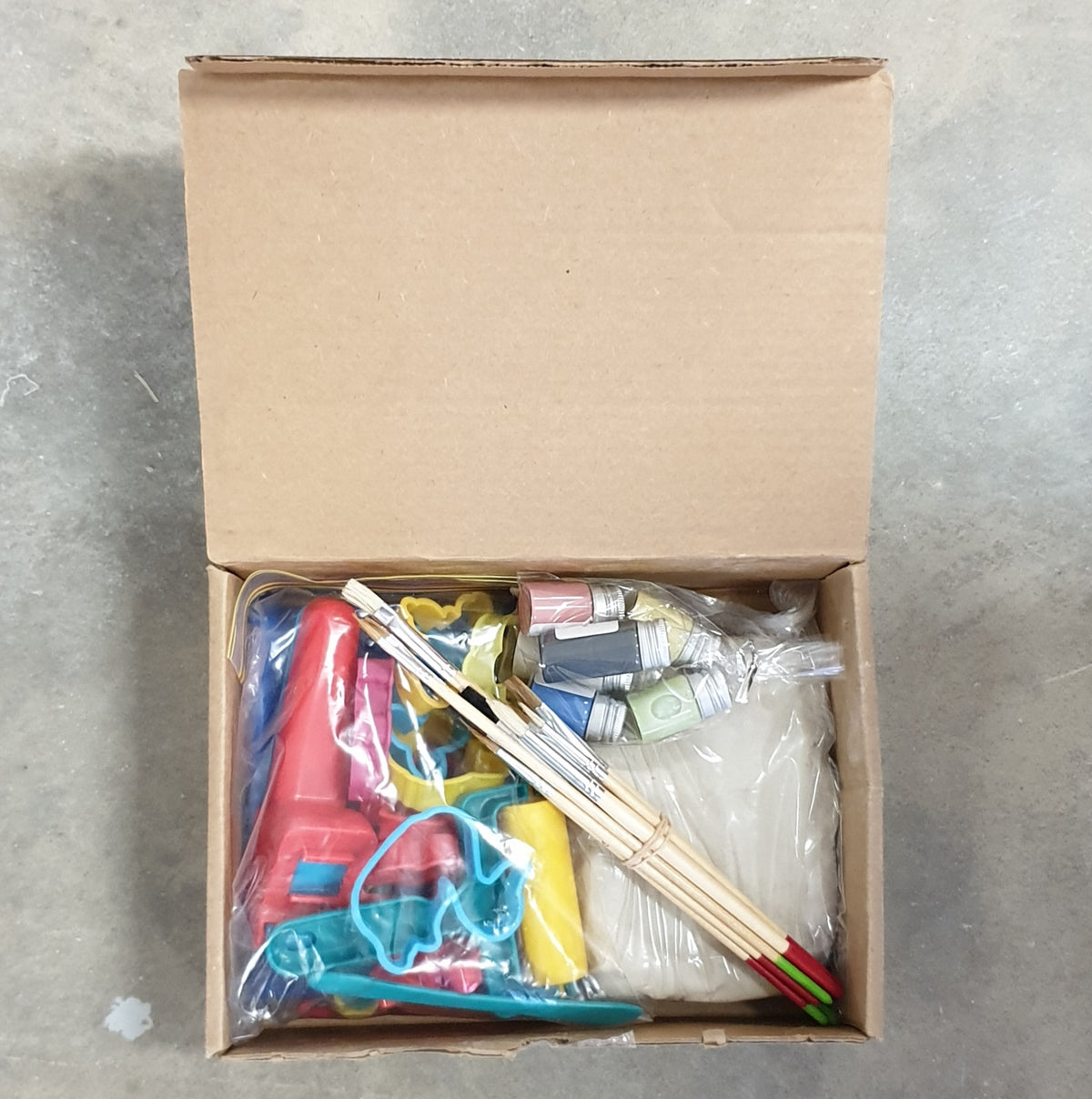 Kids Deluxe At Home Clay Kit